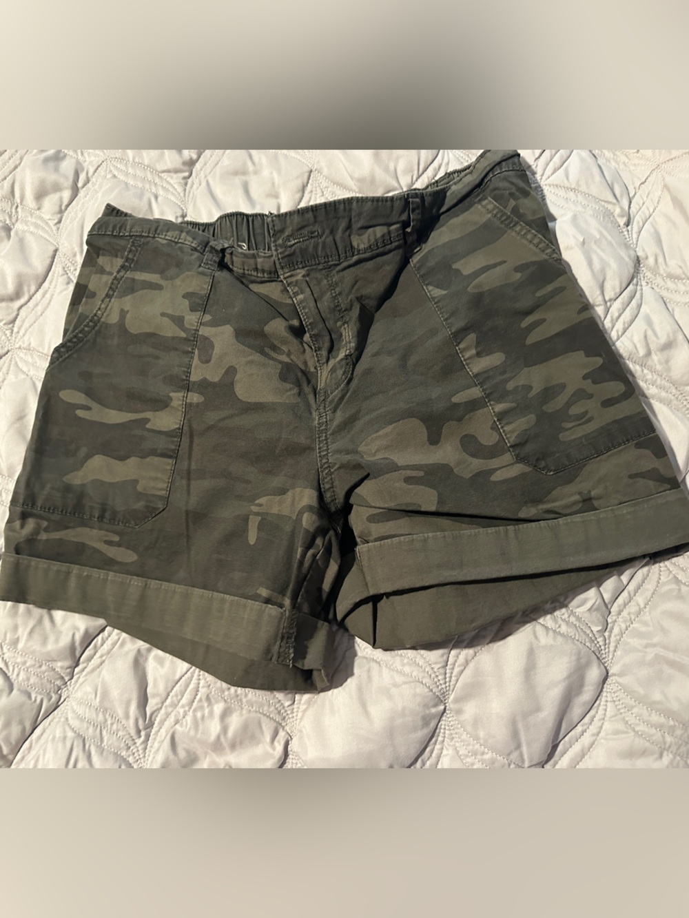 Women's Camo Cargo Shorts - Olive Green